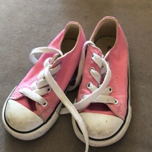 Converse tennis shoes